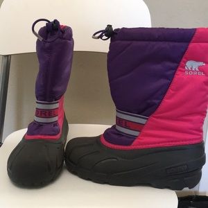 Girls Sorel Snow Boots size 4
